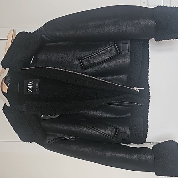 Zara jacket with faux fur - Picture 1 of 4